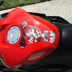 красный Honda CBR 600 2011